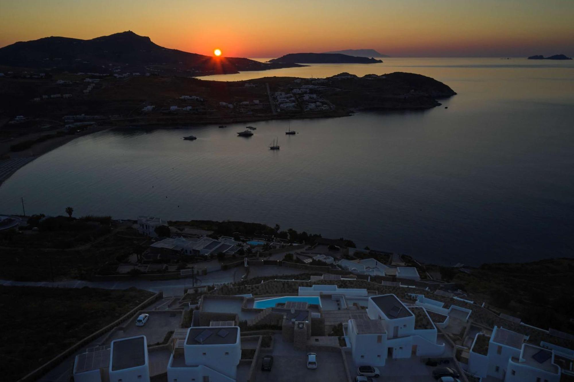 Radisson Blu Euphoria Resort, Mykonos Kalo Livadi Ngoại thất bức ảnh